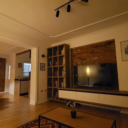 Spacious Near The Pyramid Apartment *