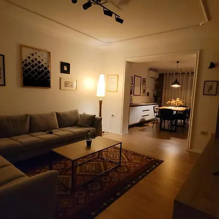 Apartment Spacious Near The Pyramid Tirana